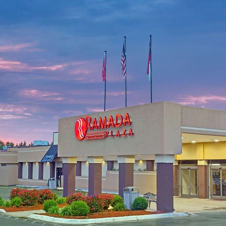 Отель Ramada Plaza By Wyndham Charlotte South End Airport Экстерьер фото