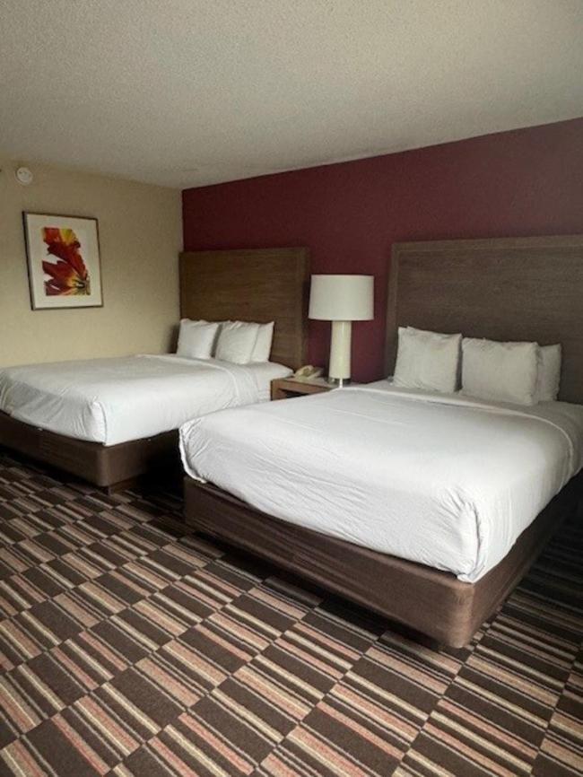 Отель Ramada Plaza By Wyndham Charlotte South End Airport Экстерьер фото